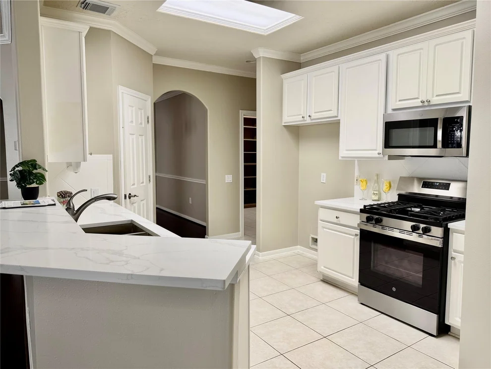 Unit for sale at 90 Country Gate, Conroe, TX 77384
