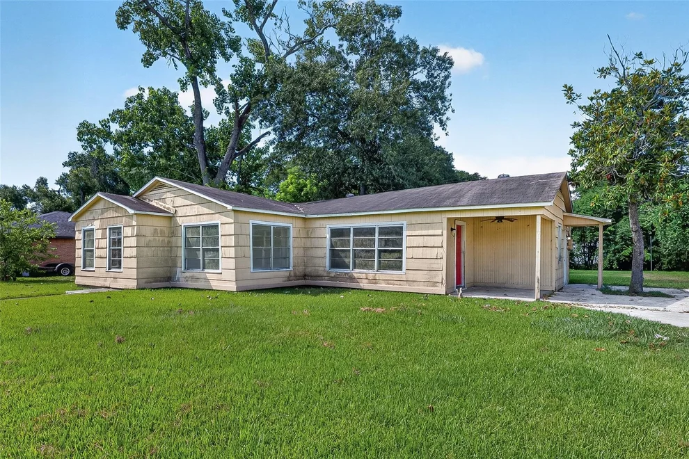 Unit for sale at 2101 E Fayle Street, Baytown, TX 77520