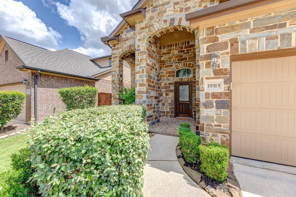 Unit for sale at 19315 S Cottonwood Green Lane, Cypress, TX 77433