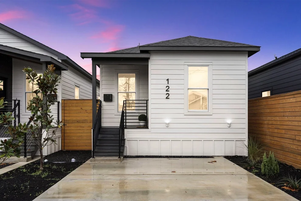 Unit for sale at 122 E 31st 1/2 Street, Houston, TX 77018