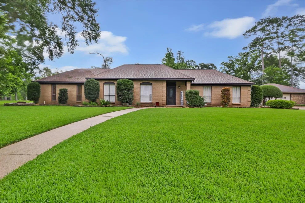 Unit for sale at 30 Little John Lane, Dayton, TX 77535