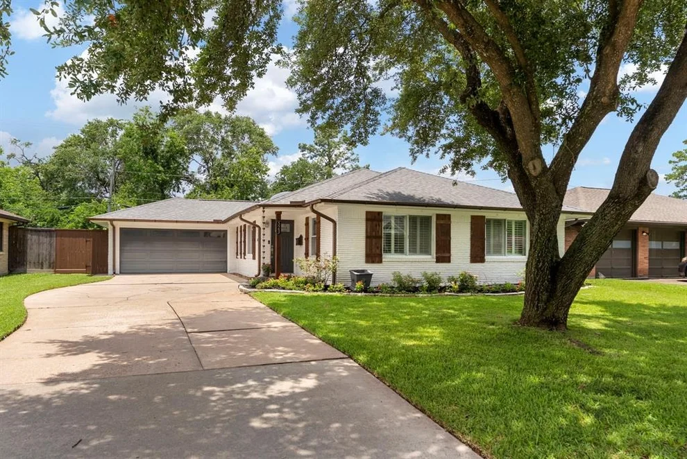 Unit for sale at 523 Azaleadell Drive, Houston, TX 77018
