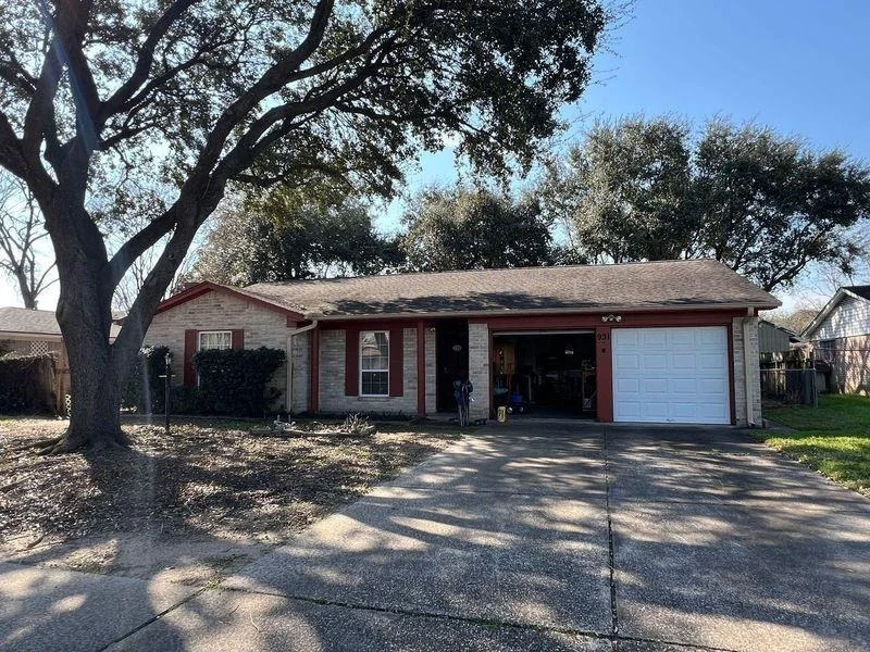 Unit for sale at 931 W Nelda Road, Houston, TX 77088