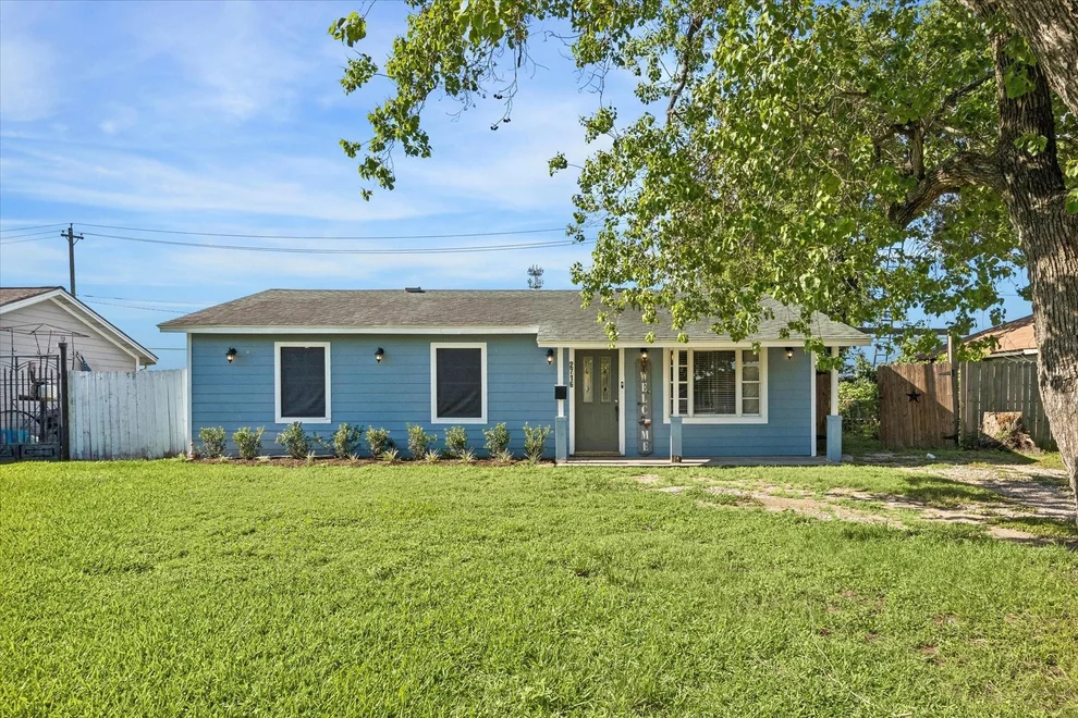 Unit for sale at 2716 N Harris Avenue, Pasadena, TX 77506