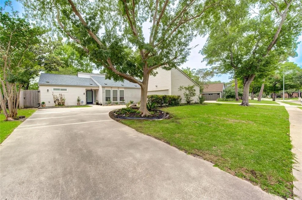 Unit for sale at 1318 Heathwood Drive, Houston, TX 77077
