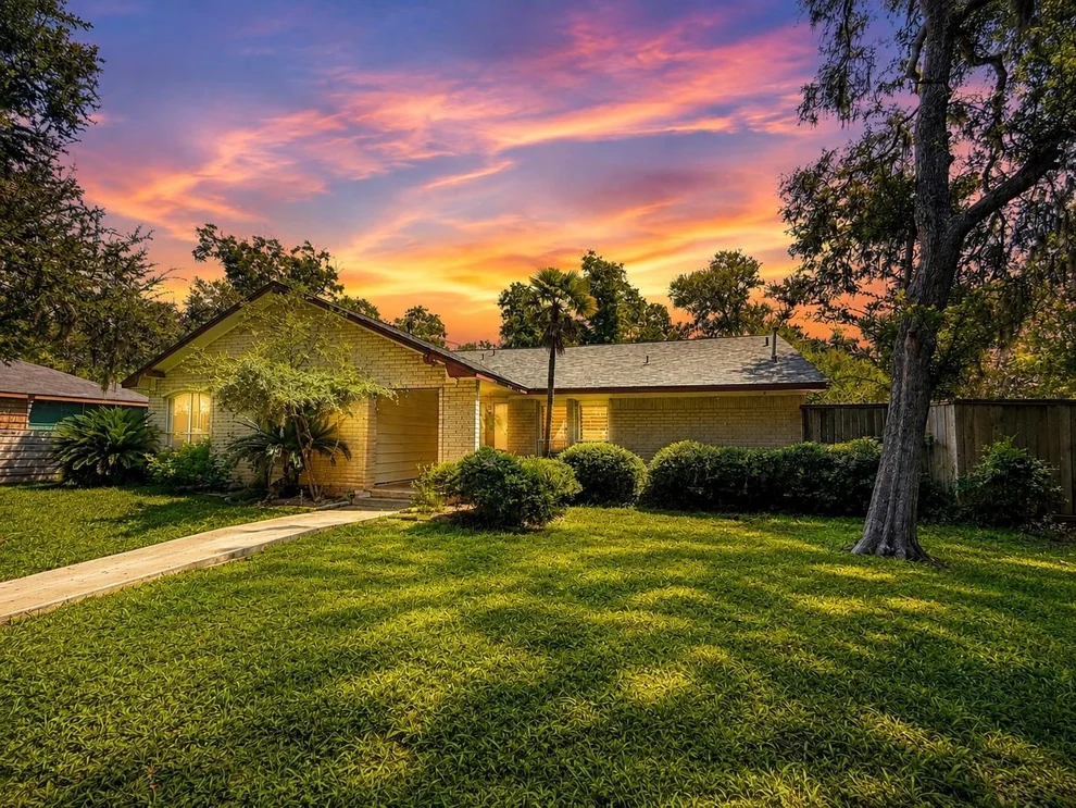 Unit for sale at 2219 S Belmont Drive, Richmond, TX 77469