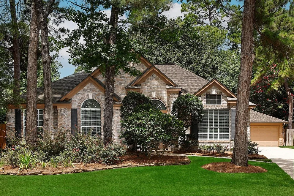 Unit for sale at 67 N Old Cedar Circle, The Woodlands, TX 77382