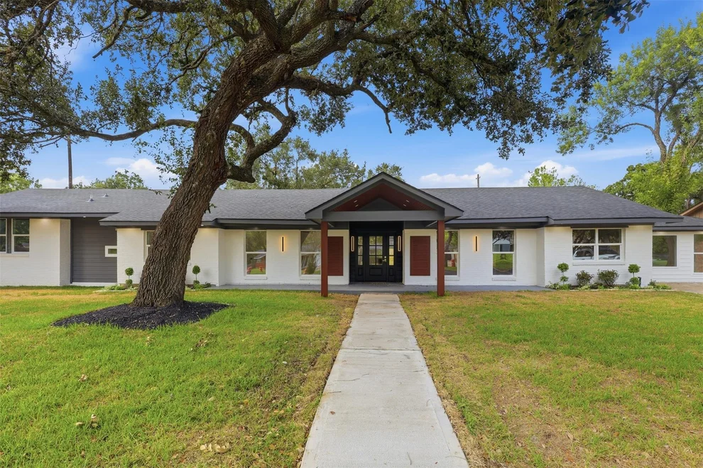 Unit for sale at 4829 Willowbend Boulevard, Houston, TX 77035