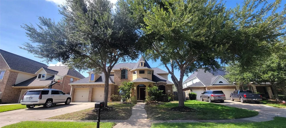 Unit for sale at 2498 Encino Avenue, League City, TX 77573