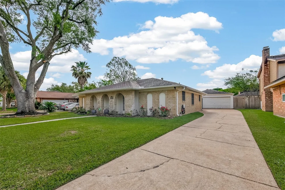 Unit for sale at 9818 Sagemoss Lane, Houston, TX 77089