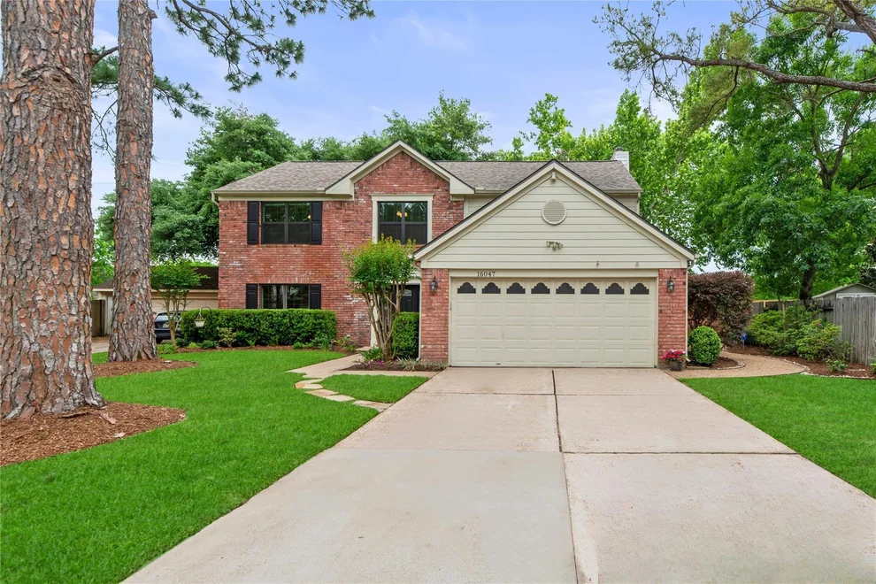 Unit for sale at 16047 Pinyon Creek Drive, Houston, TX 77095