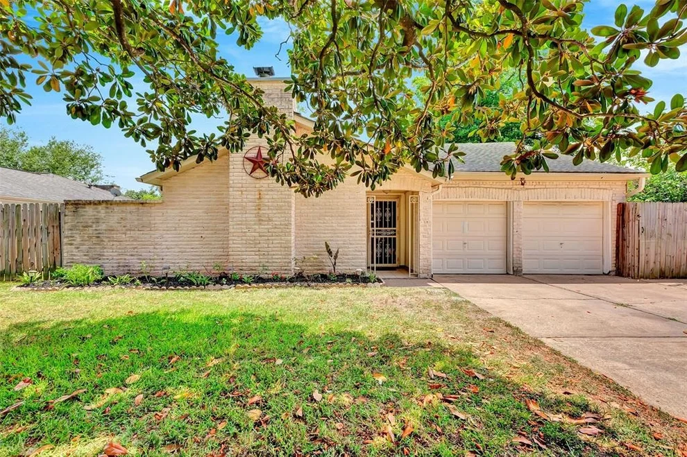 Unit for sale at 12215 Creekhurst Drive, Houston, TX 77099
