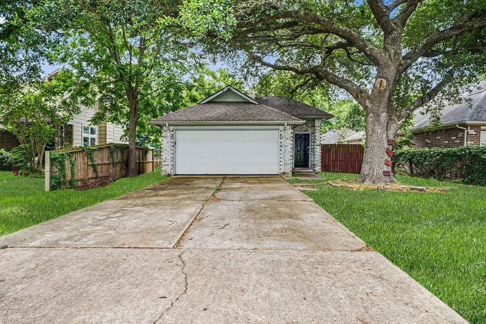 Unit for sale at 4811 Hawthorne Street, Pasadena, TX 77586