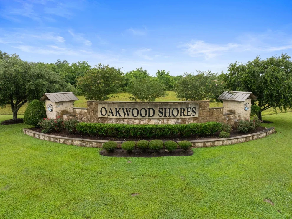 Unit for sale at 32610 Bayou Bend, Richwood, TX 77515