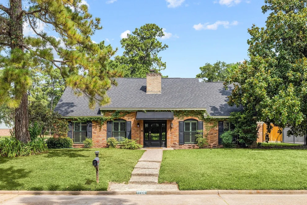 Unit for sale at 1722 Saddlecreek Drive, Houston, TX 77090