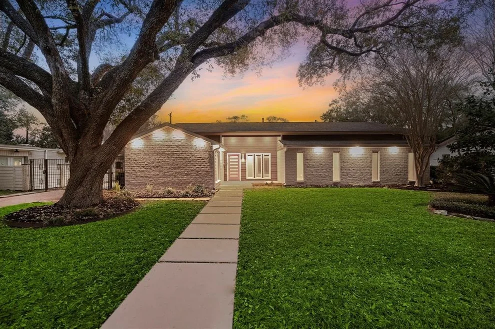 Unit for sale at 5230 Loch Lomond Drive, Houston, TX 77096