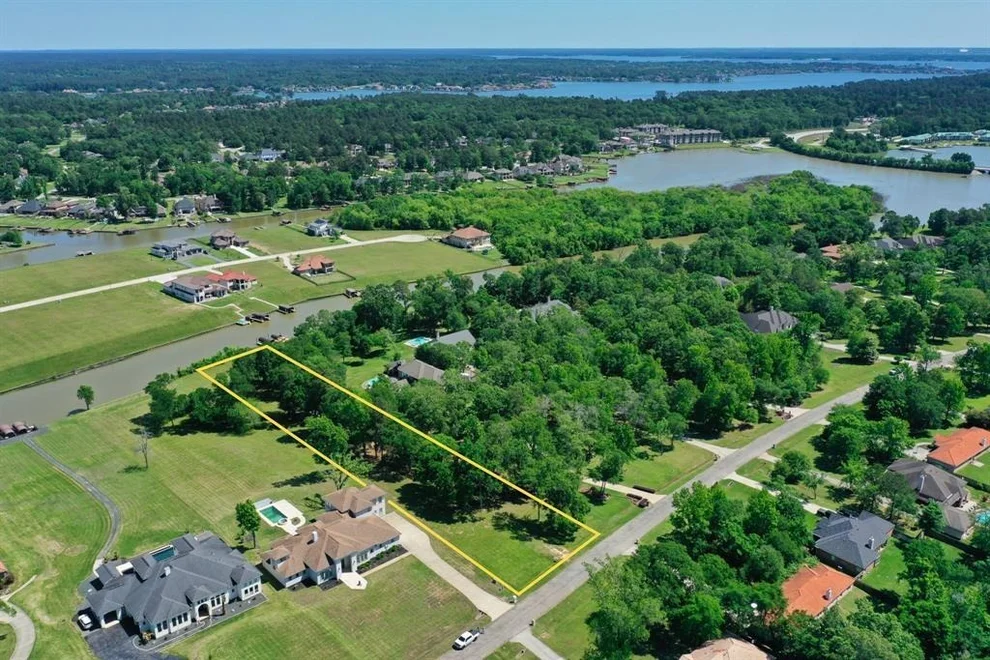 Unit for sale at 18920 Harbor Side Boulevard, Montgomery, TX 77356