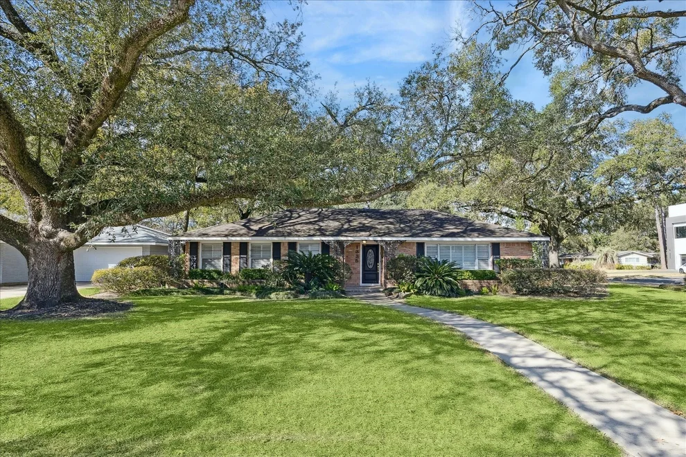 Unit for sale at 1335 Modiste Street, Spring Valley Village, TX 77055