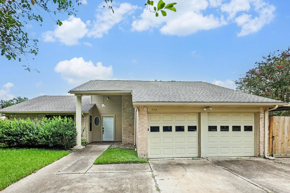Unit for sale at 16422 Hibiscus Lane, Friendswood, TX 77546