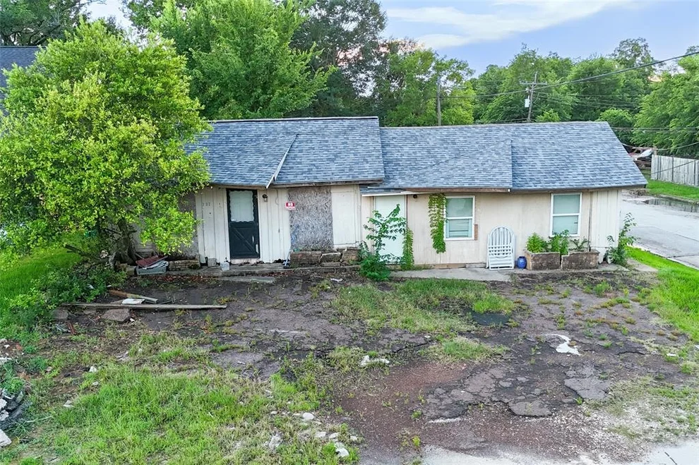 Unit for sale at 202 Booker T Washington Street, Conroe, TX 77301