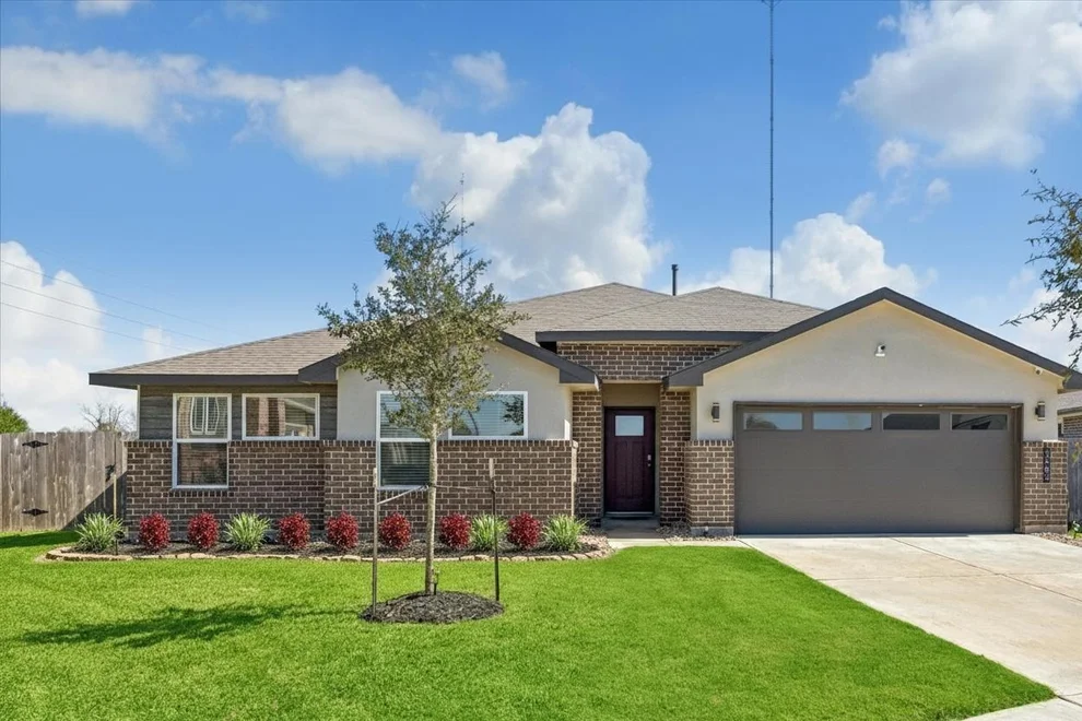 Unit for sale at 3403 Lake Landing Lane, Missouri City, TX 77459
