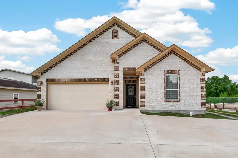 Unit for sale at 709 Coen Road, Arcola, TX 77583