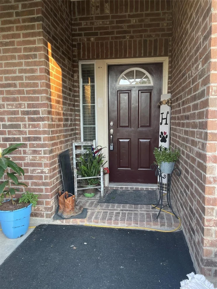 Unit for sale at 1401 Oregon St Street, La Porte, TX 77571