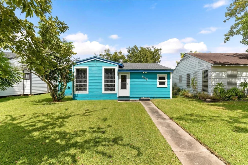 Unit for sale at 1318 W 5th Street, Freeport, TX 77541