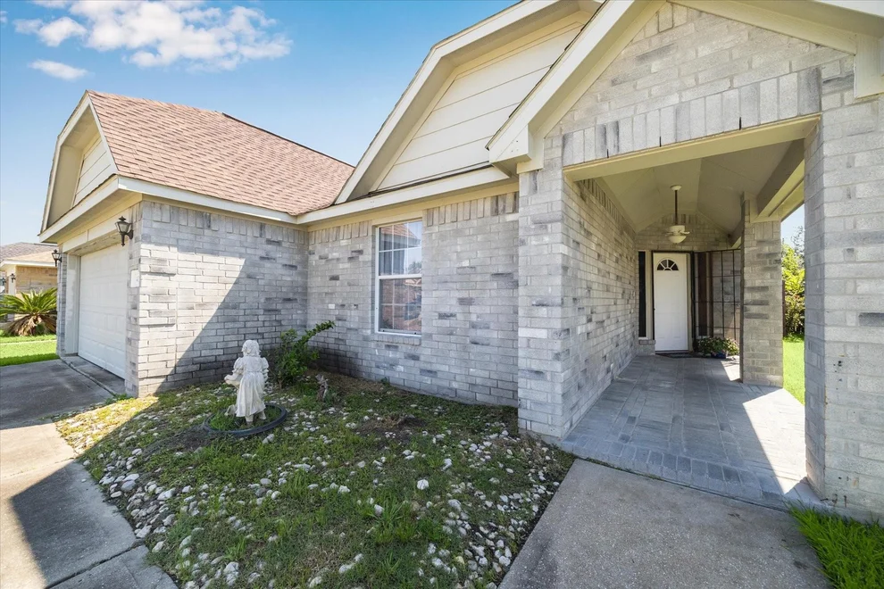 Unit for sale at 4010 Cary Creek Drive, Baytown, TX 77521