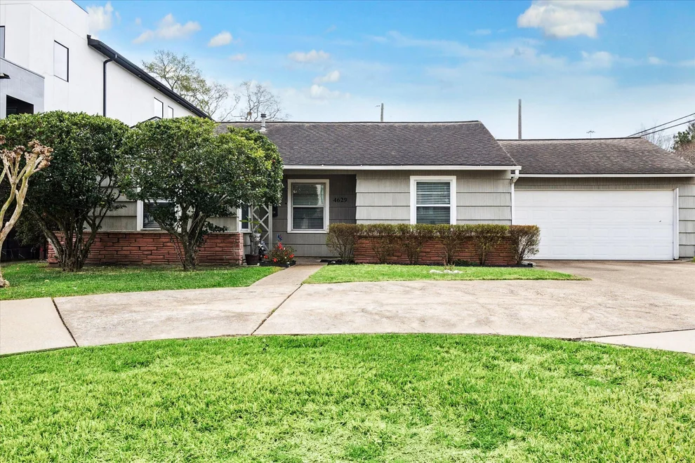 Unit for sale at 4629 Valerie, Bellaire, TX 77401