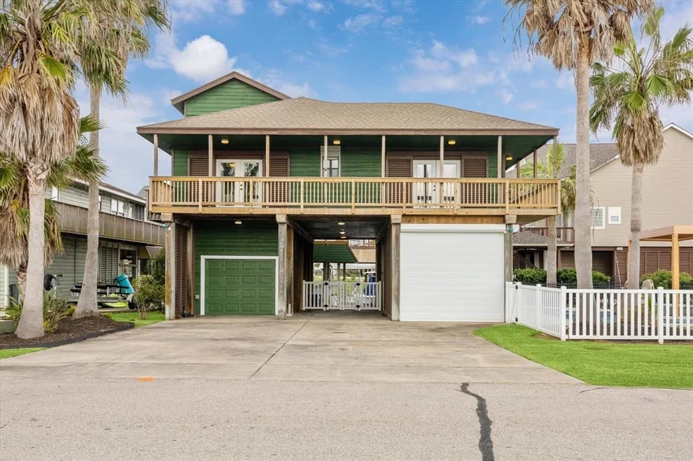 Unit for sale at 227 Kameha Drive, Tiki Island, TX 77554