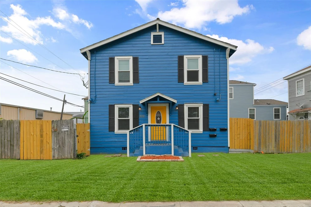Unit for sale at 909 28th Street, Galveston, TX 77550