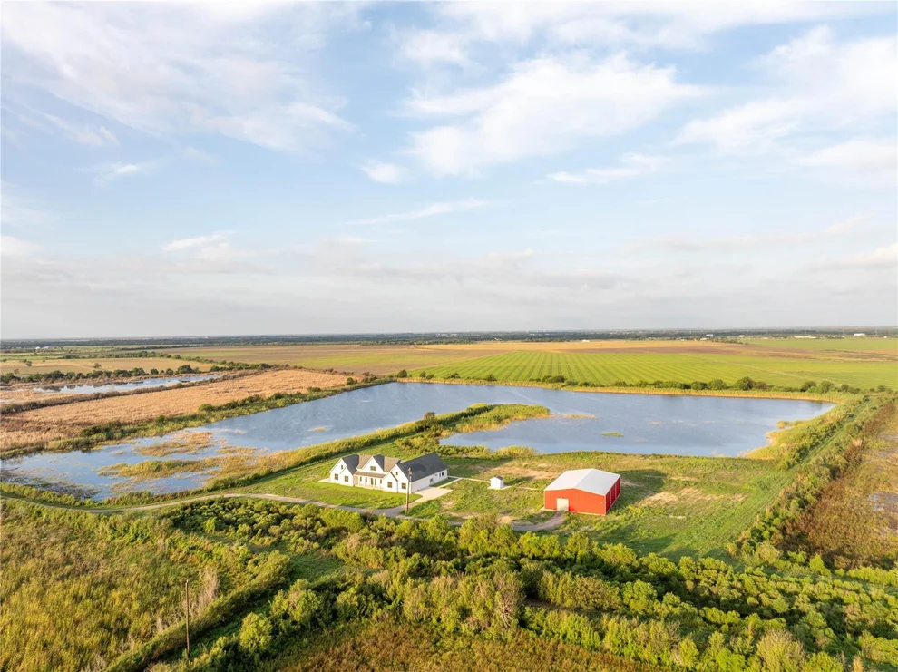 Unit for sale at 13458 County Road 210, Danbury, TX 77534