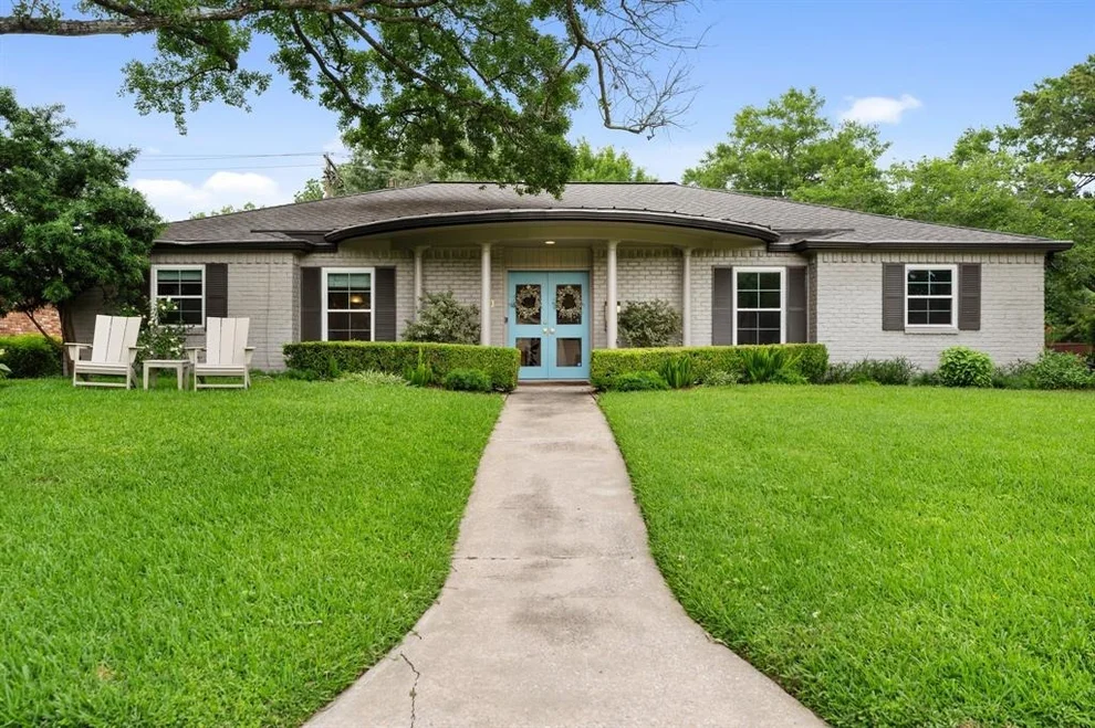 Unit for sale at 10002 Briar Rose Drive, Houston, TX 77042