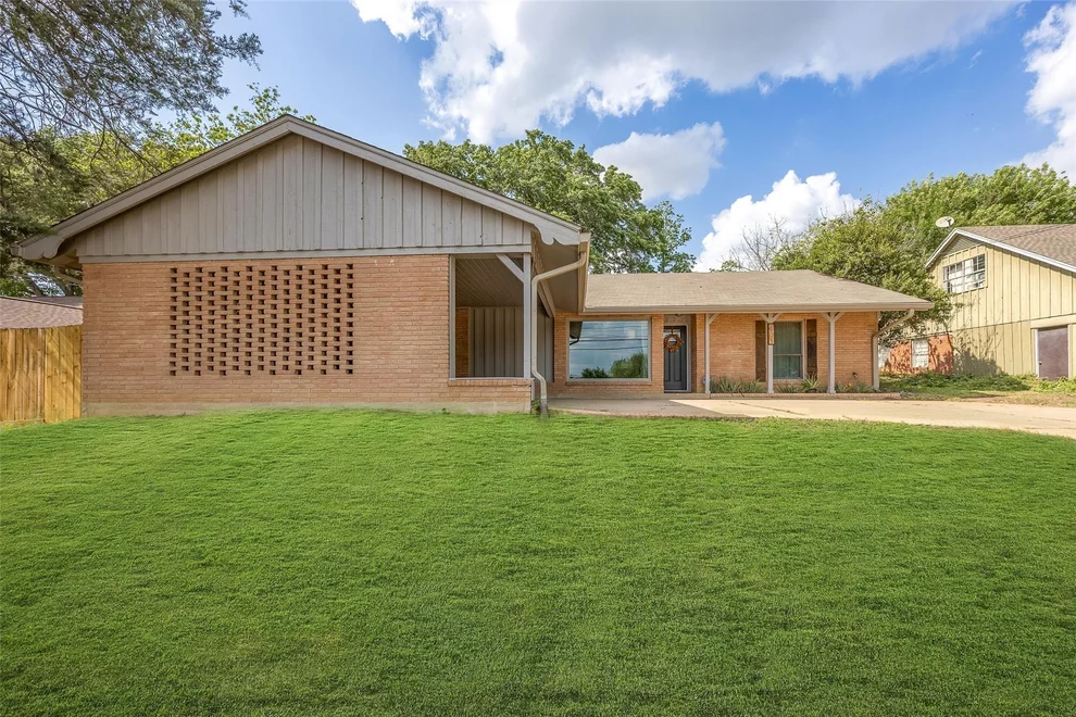 Unit for sale at 401 E Stone Street, Brenham, TX 77833