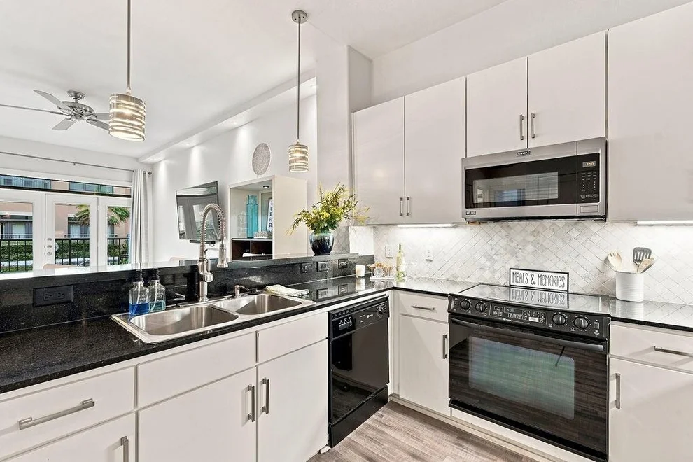 Unit for sale at 1901 Post Oak Boulevard, Houston, TX 77056
