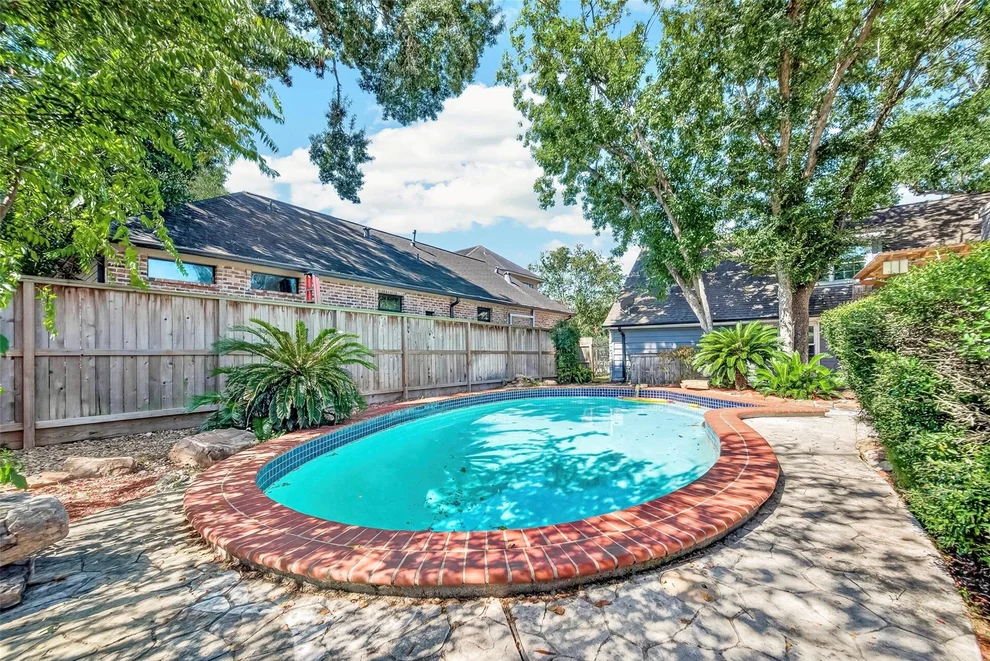Unit for sale at 418 N Wilcrest Drive, Houston, TX 77079