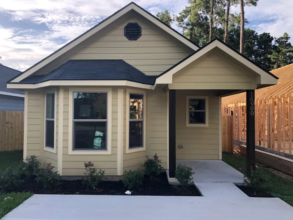 Unit for sale at 16900 West Juneau, Montgomery, TX 77316