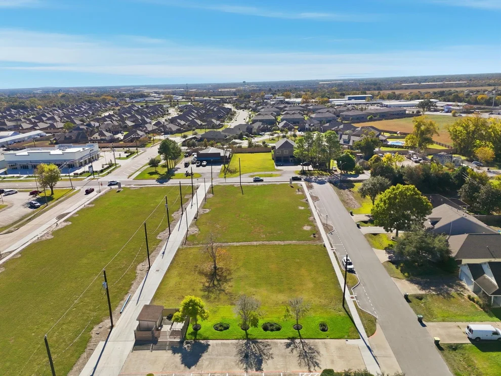 Unit for sale at 2531 S Park Avenue, Pearland, TX 77581