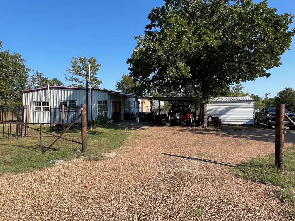 Unit for sale at 325 Apache Drive S, Somerville, TX 77879
