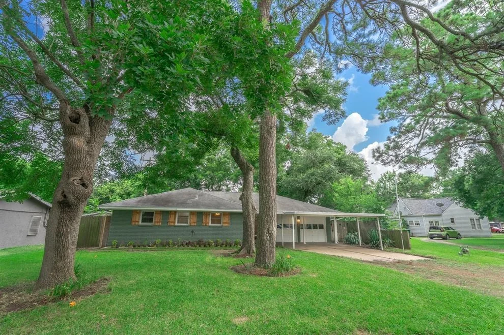 Unit for sale at 1025 Hathaway, La Marque, TX 77568