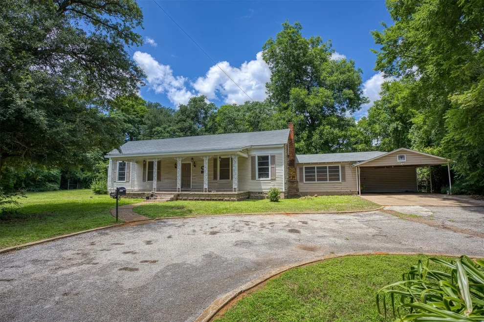 Unit for sale at 407 E Kolstad Street, Palestine, TX 75801