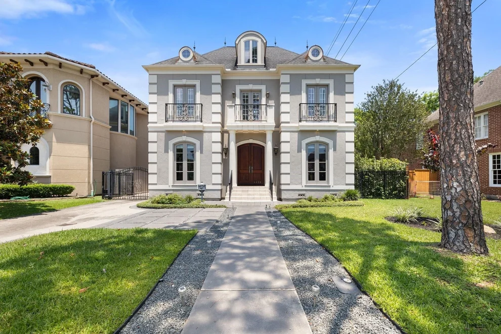 Unit for sale at 4820 Linden Street, Bellaire, TX 77401