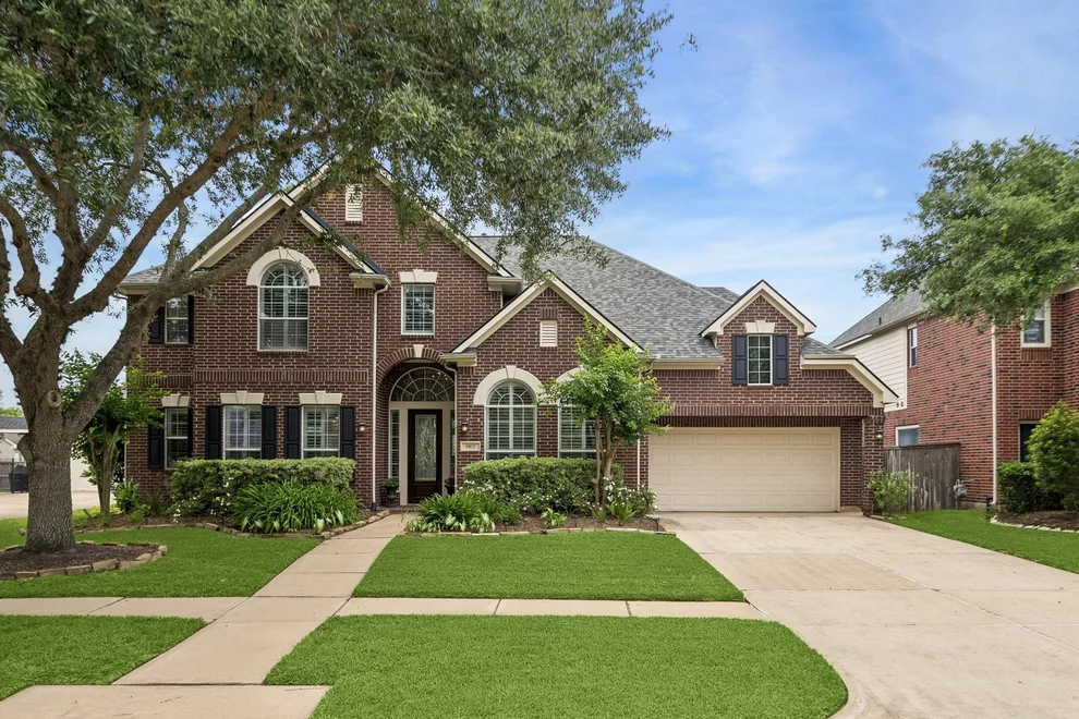 Unit for sale at 8107 Highland Forest Drive, Sugar Land, TX 77479
