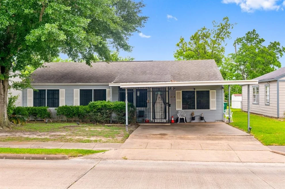 Unit for sale at 4914 Airport Boulevard, Houston, TX 77048
