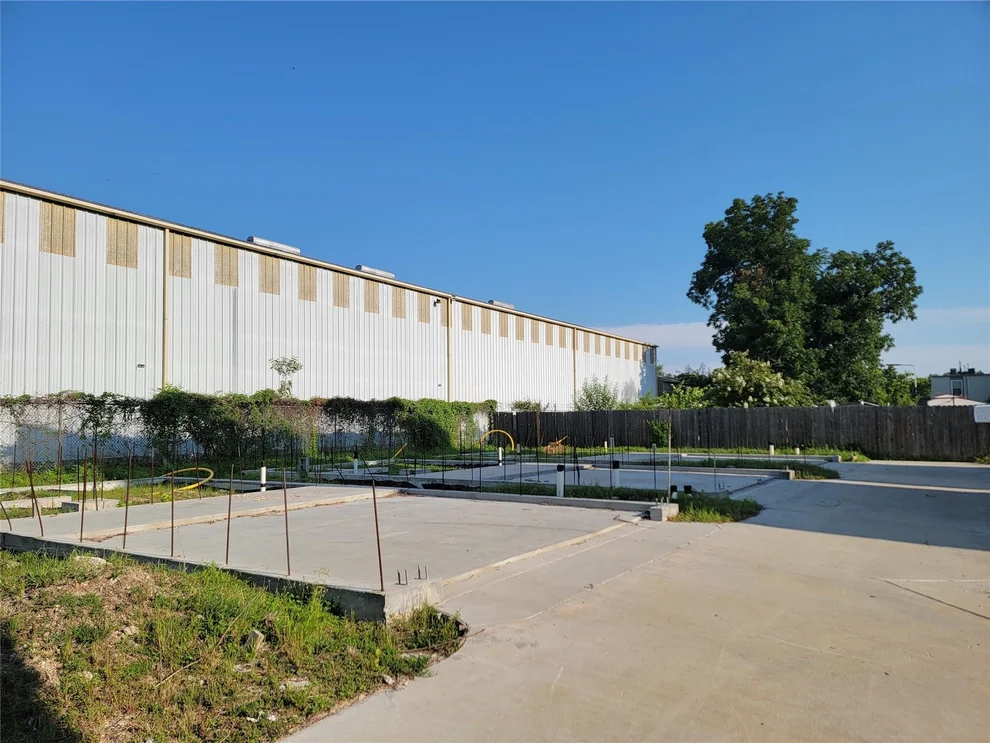 Unit for sale at 304 W Hamilton Lot C Street, Houston, TX 77076