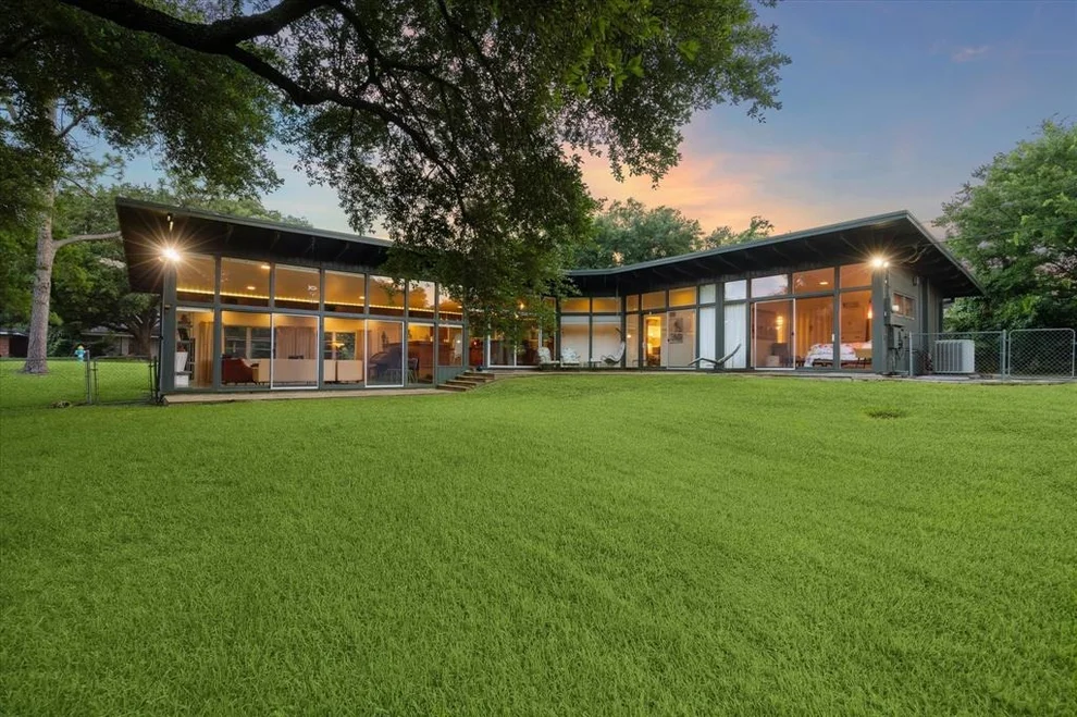 Unit for sale at 7919 Glenview Drive, Houston, TX 77061