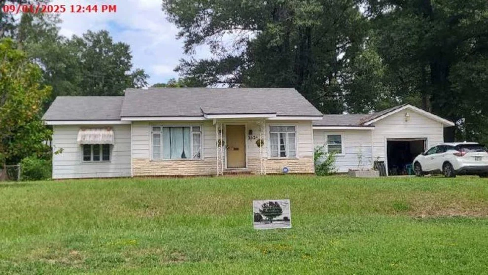 Unit for sale at 1624 W 17th Street, Texarkana, TX 75501