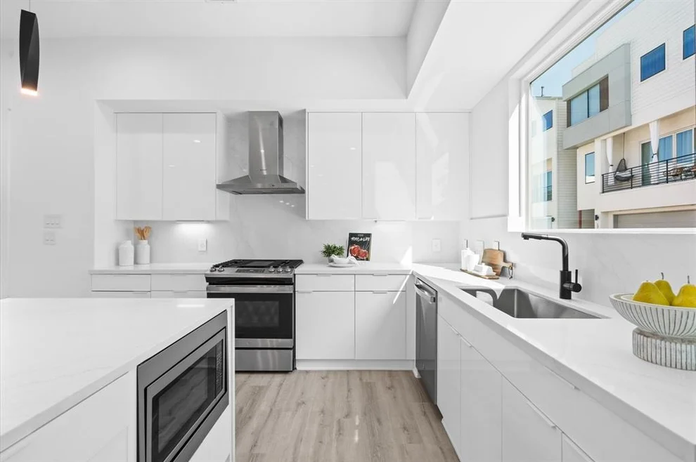 Unit for sale at 7612 Jacquelyn Gardens Lane, Houston, TX 77055