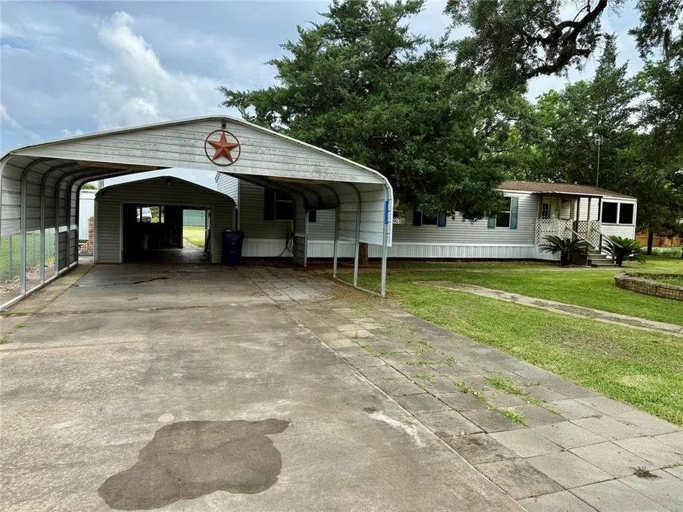 Unit for sale at 903 Marion Street, Brazoria, TX 77422